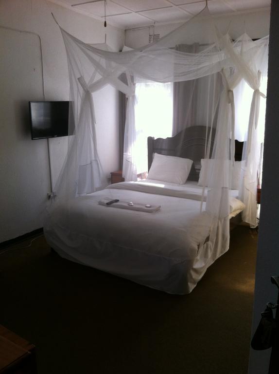 Kuku Royal Lodge Ndola Bagian luar foto