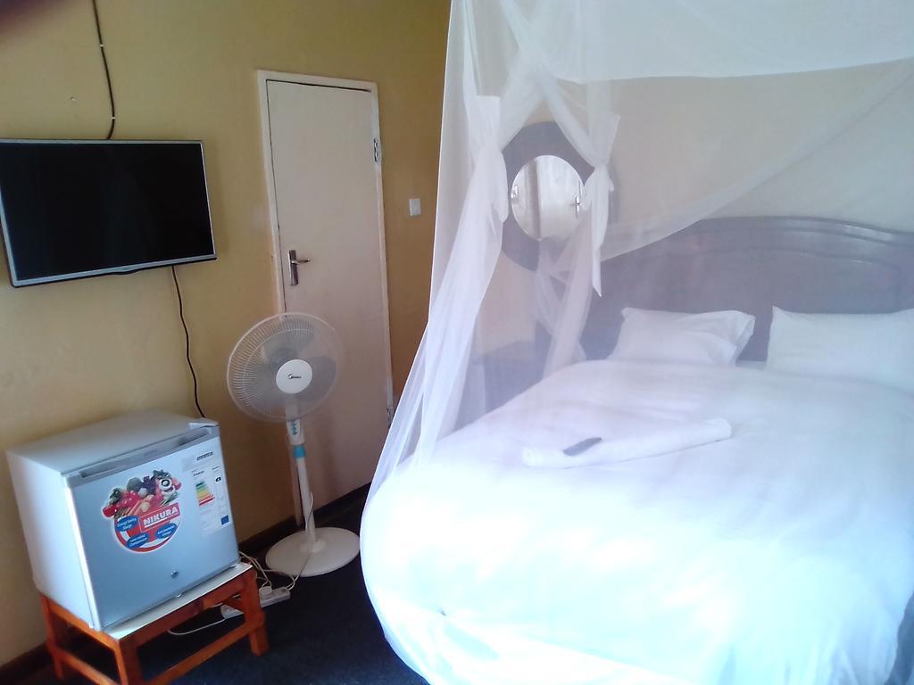 Kuku Royal Lodge Ndola Bagian luar foto