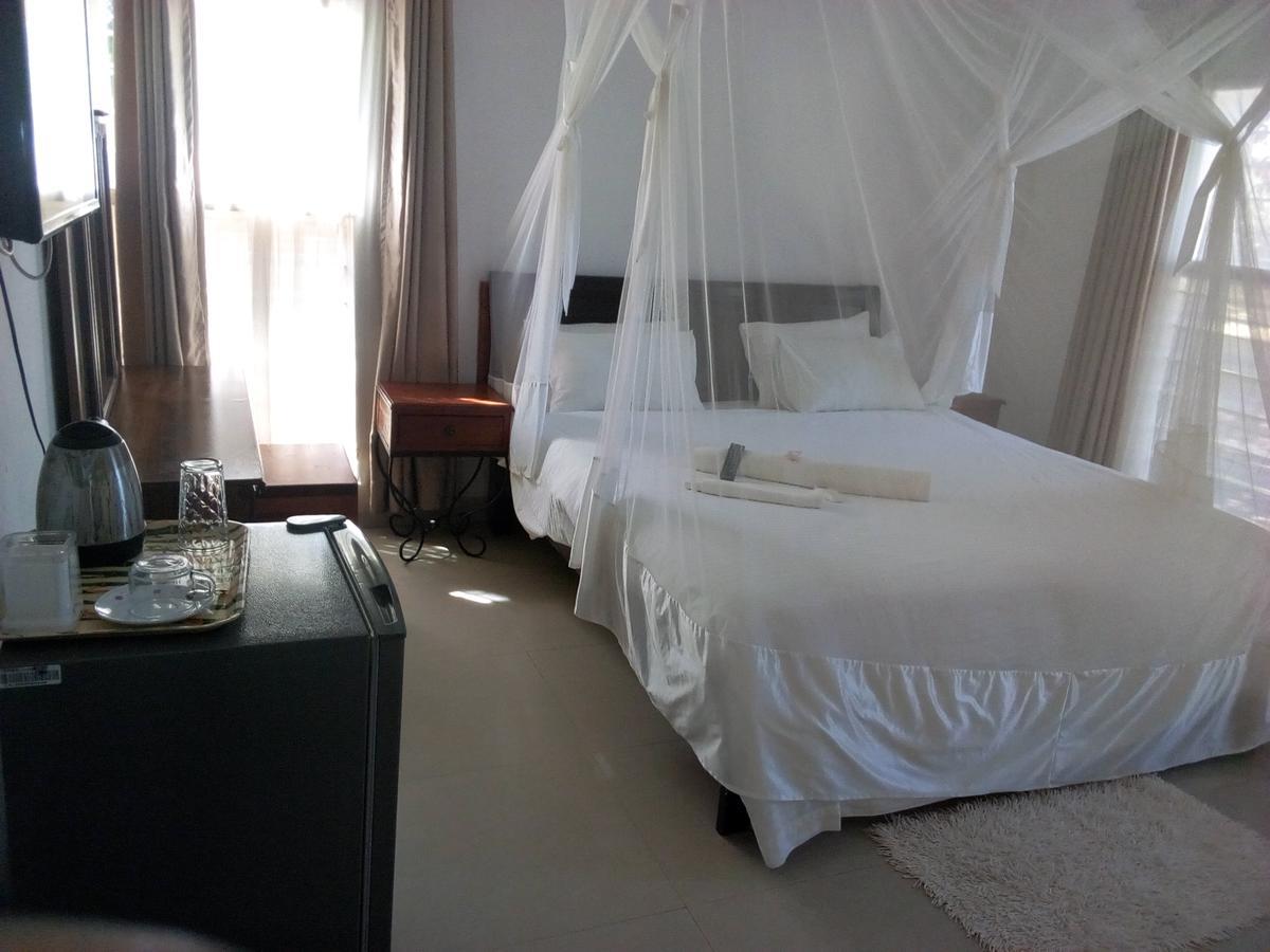 Kuku Royal Lodge Ndola Bagian luar foto
