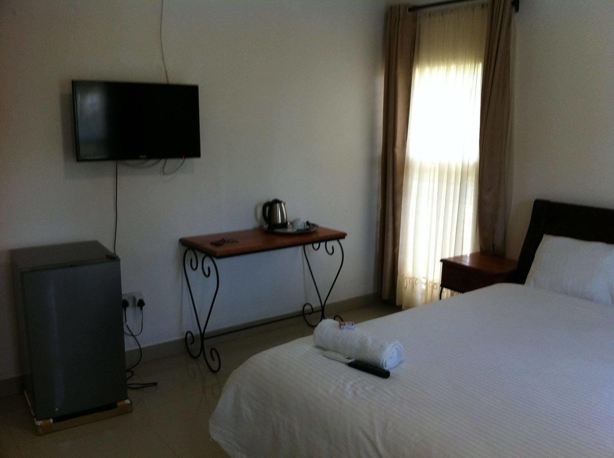 Kuku Royal Lodge Ndola Bagian luar foto