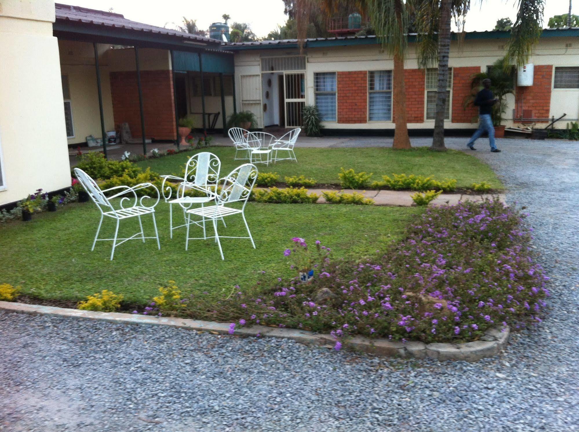 Kuku Royal Lodge Ndola Bagian luar foto