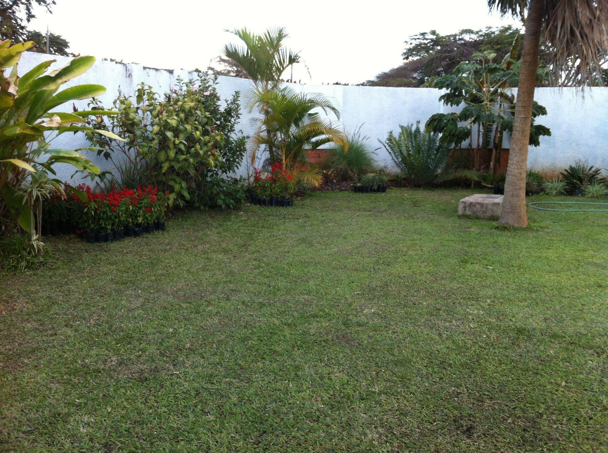 Kuku Royal Lodge Ndola Bagian luar foto