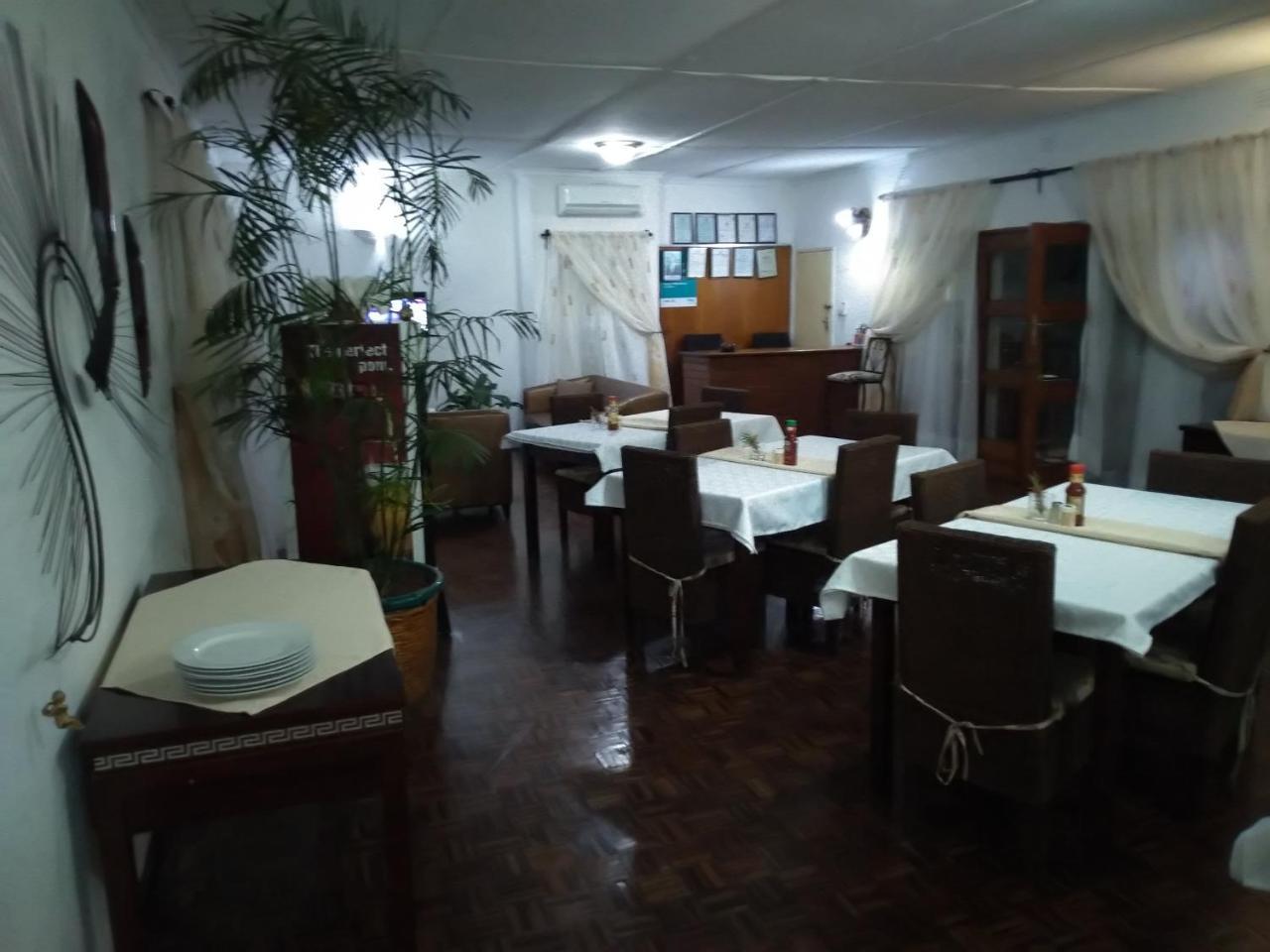 Kuku Royal Lodge Ndola Bagian luar foto